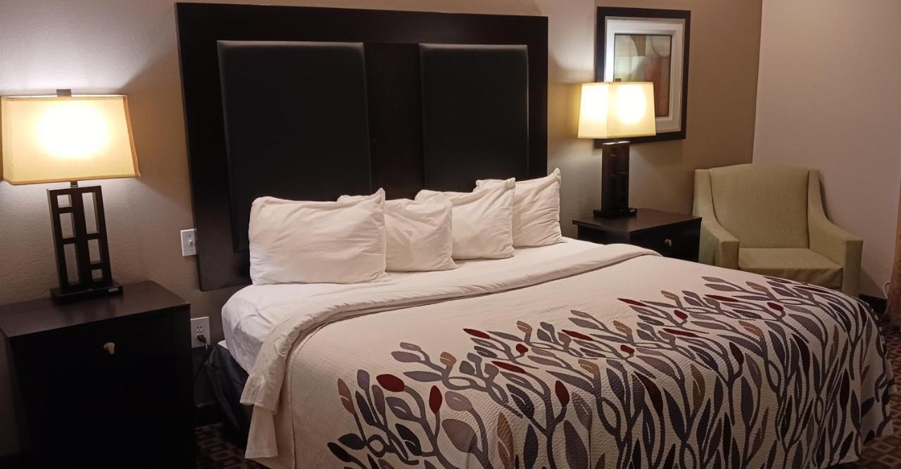 Red Roof Inn & Suites Лонгвью Экстерьер фото