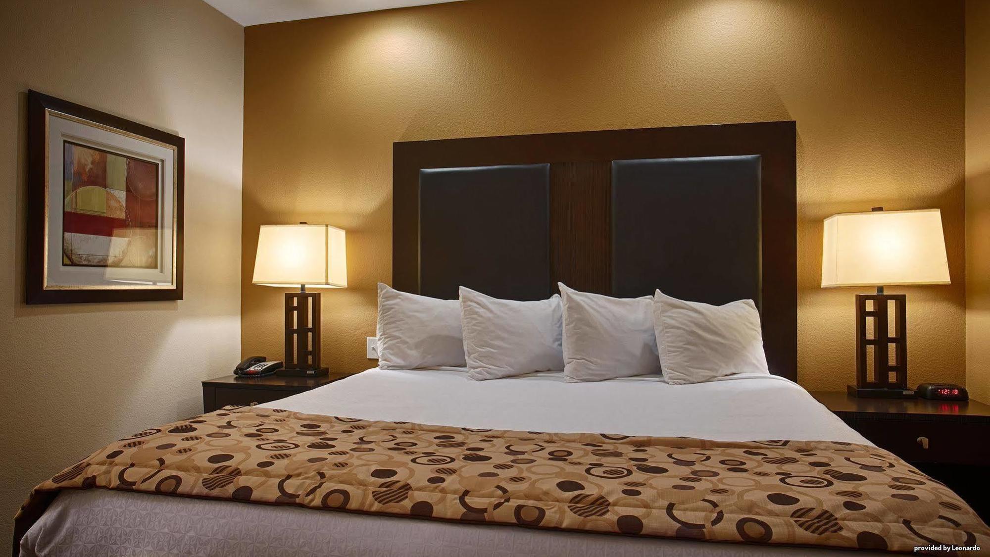 Red Roof Inn & Suites Лонгвью Экстерьер фото